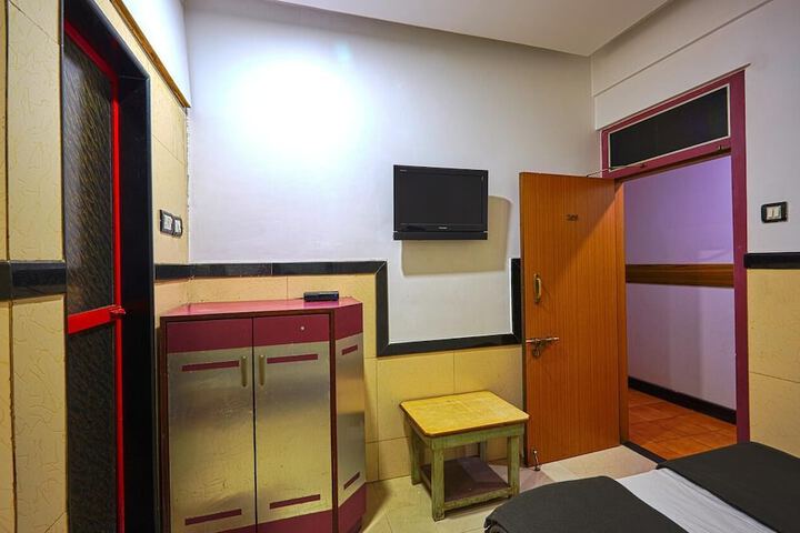 Room 17 of 46