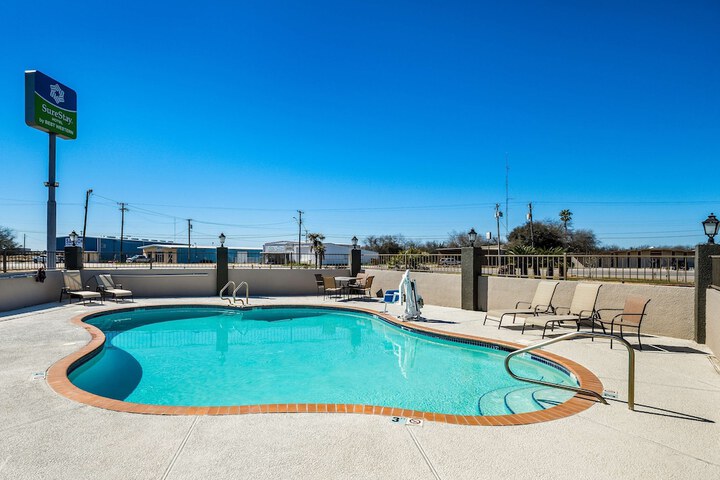 Pools & Facilities