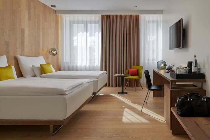 Room 7 of 50
