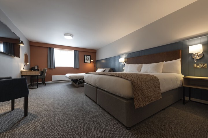 Room 9 of 36