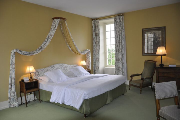 Room 4 of 44