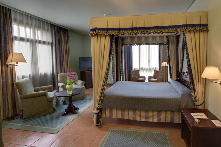 Room 6 of 95