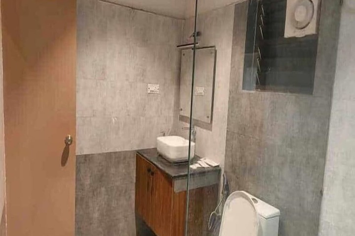 Room 18 of 26