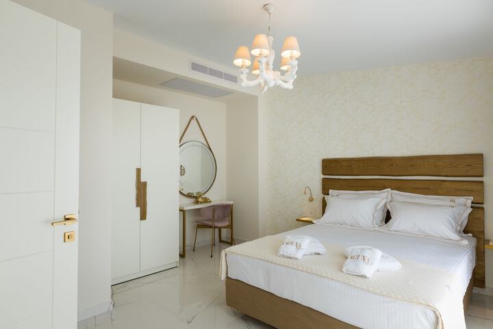 Room 6 of 49