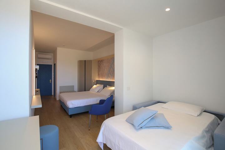 Room 147 of 221
