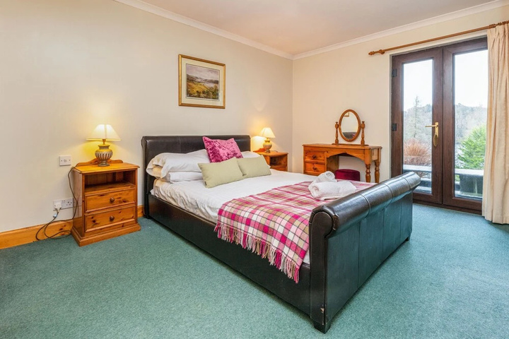 2 Bedroom Lodge With Hot Tub Sauna Full Kitchen, Lounge, 2 Bathrooms