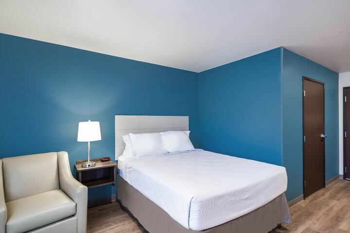 1 Queen Bed (17 of 22)
