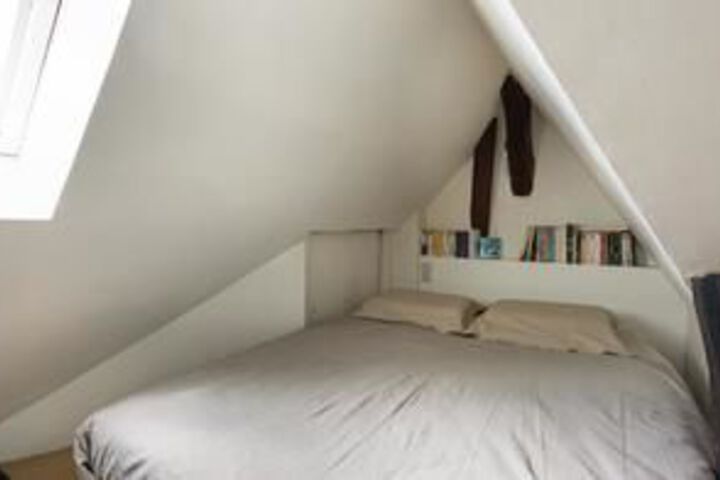 Room 4 of 11