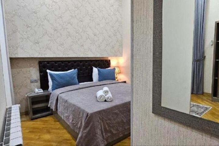 Room 42 of 70