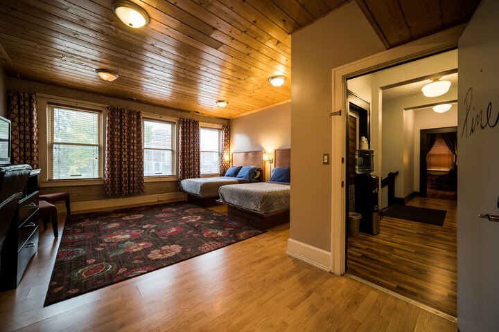 Room 14 of 68