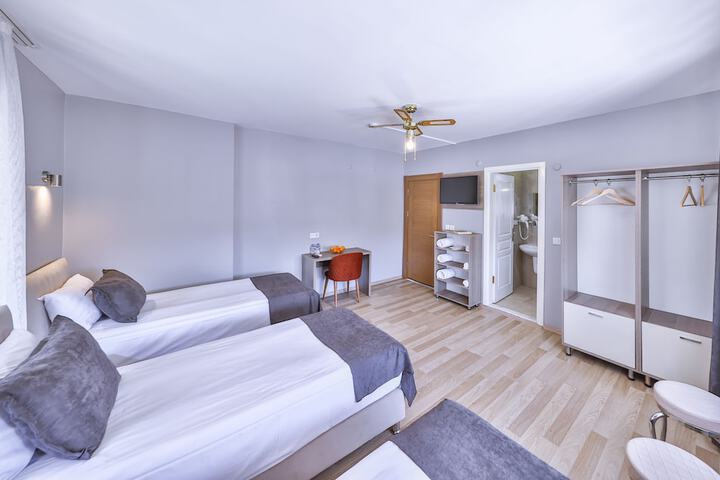 Room 45 of 125
