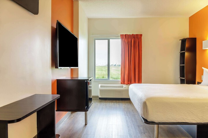 Room 9 of 47