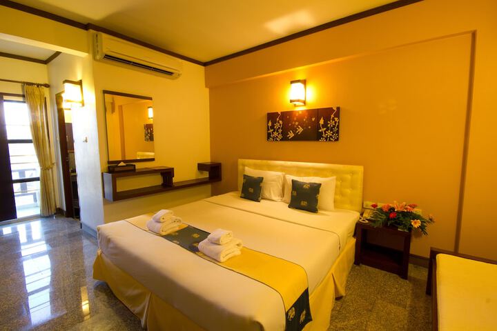 Room 10 of 73