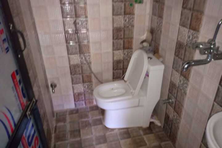 Room 6 of 27