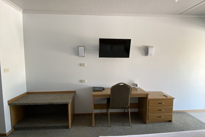 Room 10 of 20