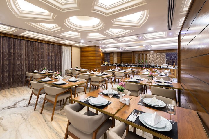 Dining 20 of 22