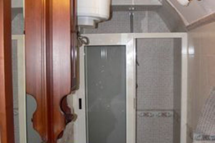 Room 2 of 18