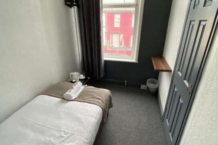 Room 13 of 35
