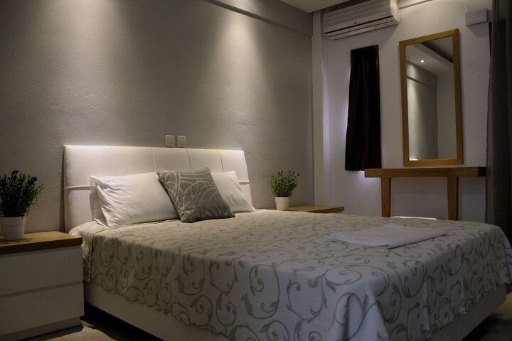 Room 10 of 37
