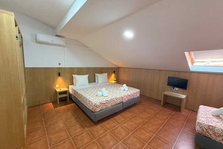 Room 104 of 157