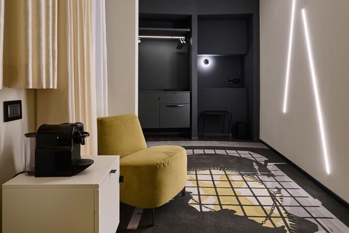 Room 52 of 96