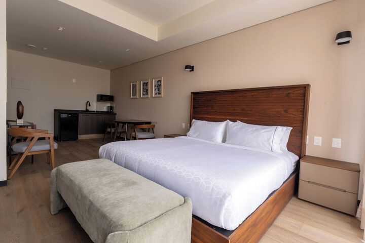 Room 4 of 60