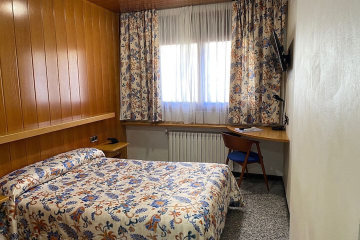 Room 11 of 60