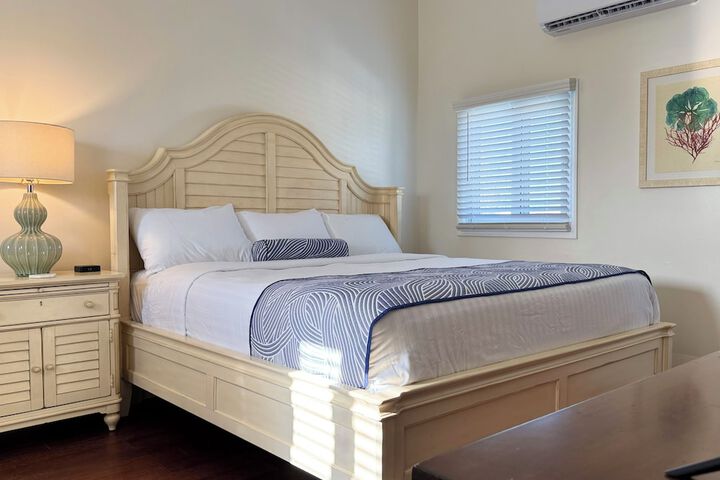 Room 10 of 32