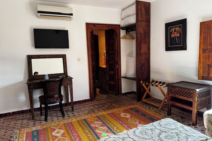Room 45 of 98