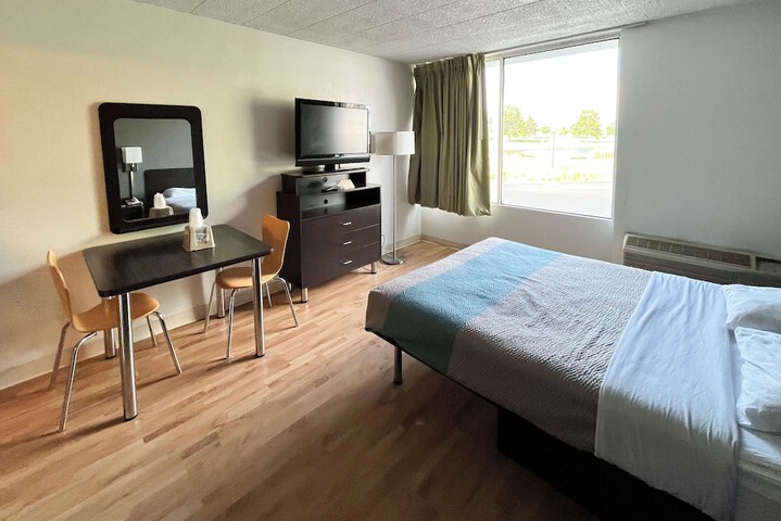 Room 11 of 33