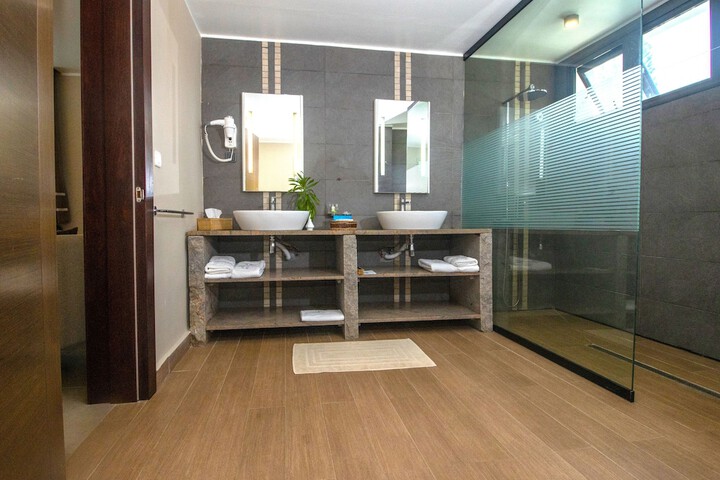 Room 12 of 31