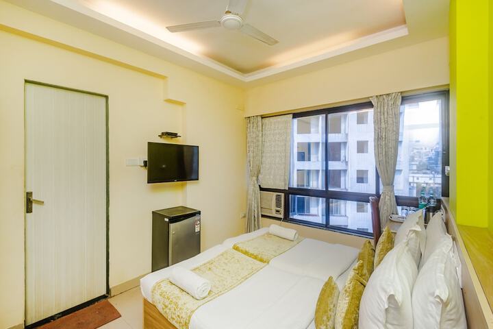 Room 18 of 102