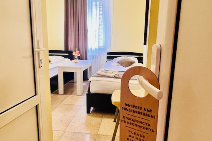 Room 9 of 101