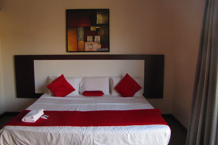 Room 3 of 38