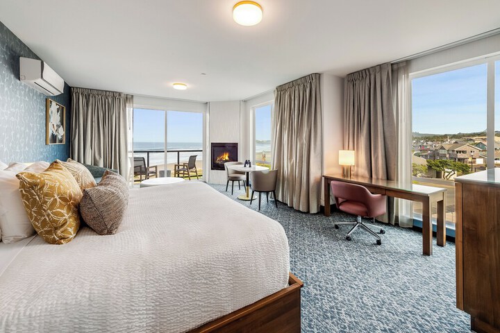 Room 105 of 220