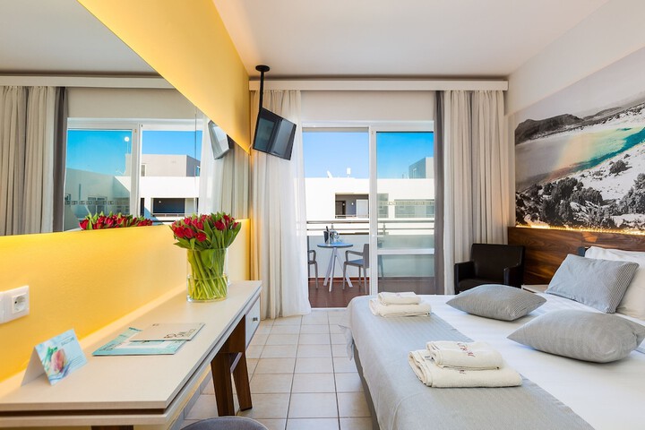Room 100 of 171