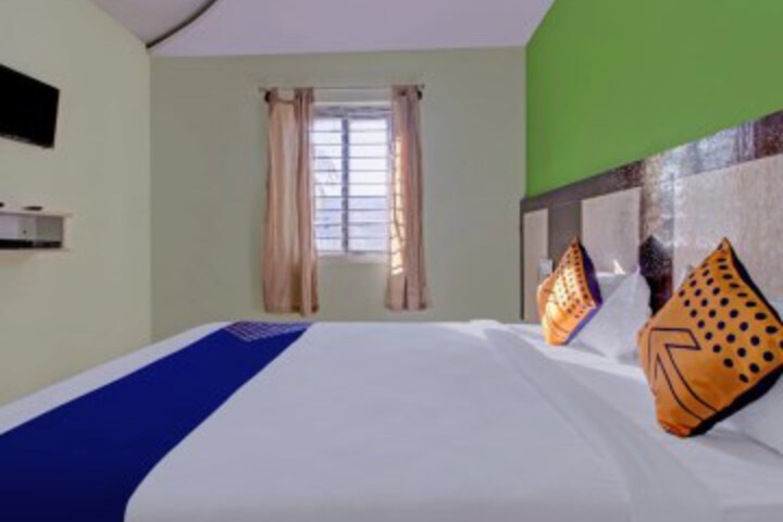 SPOT ON 77398 Shree Srinivasa Residency