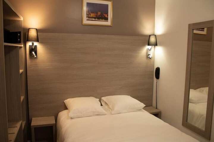 Room 15 of 22