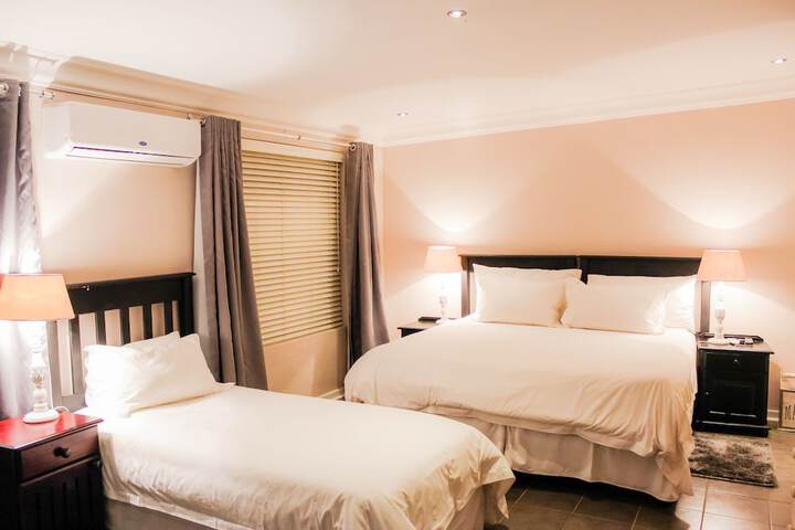 Room 26 of 85