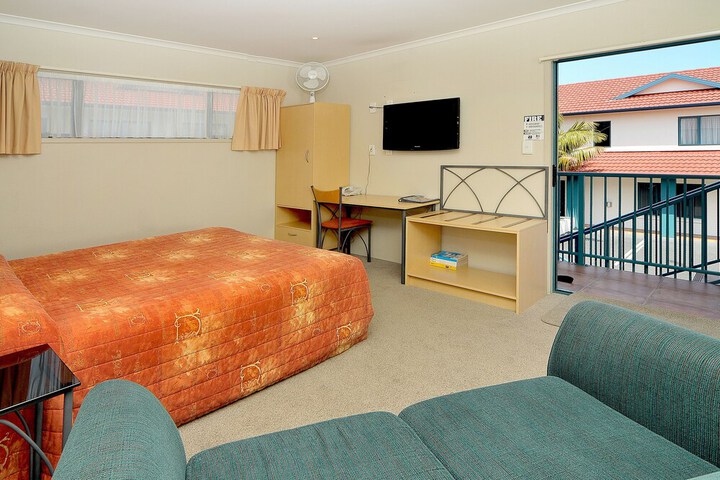 Room 5 of 37
