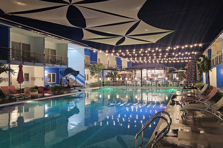 Pool 12 of 35