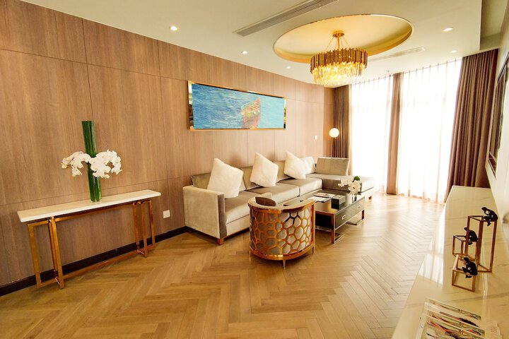 Room 32 of 60