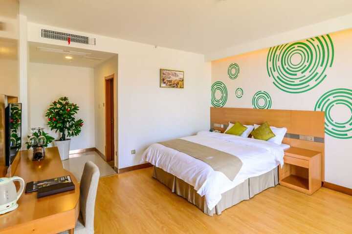 Room 9 of 21