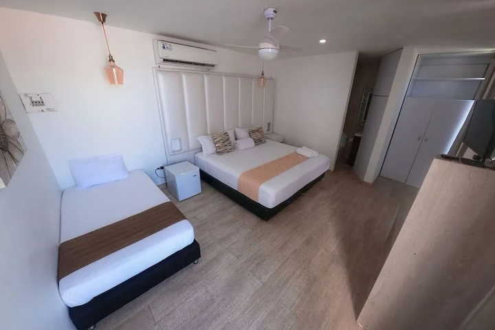 Room 4 of 20