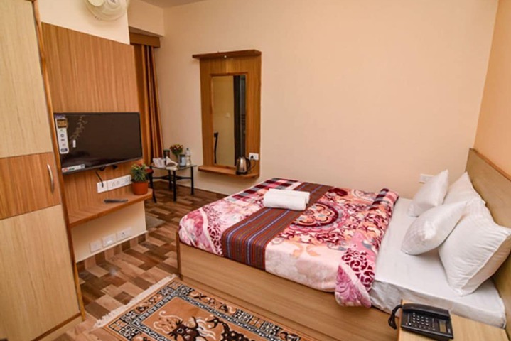 Room 14 of 16