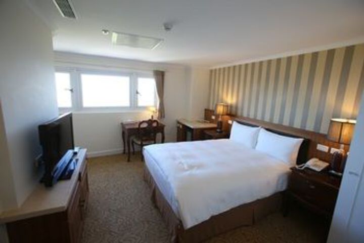 Room 17 of 29