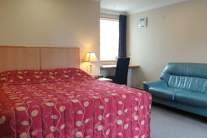 Room 10 of 30