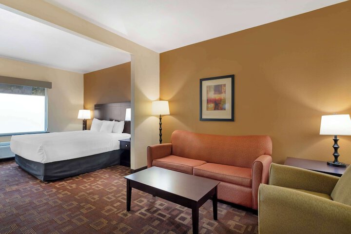 Room 6 of 40