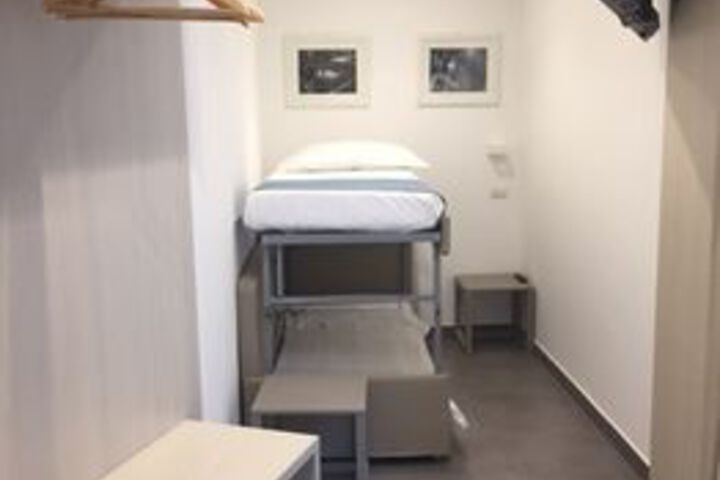 Room 25 of 79