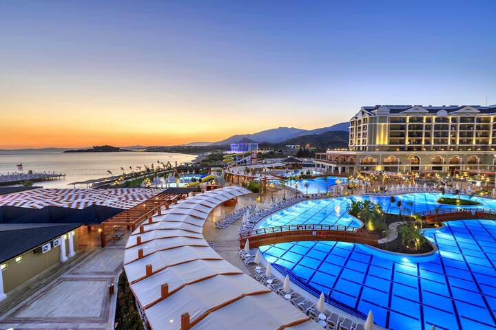 Pool Hotel